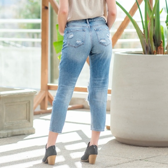 KanCan Ruby Boyfriend Fit Jeans Women’s Size 7/27 High Rise Distressed Blue - Picture 2 of 10